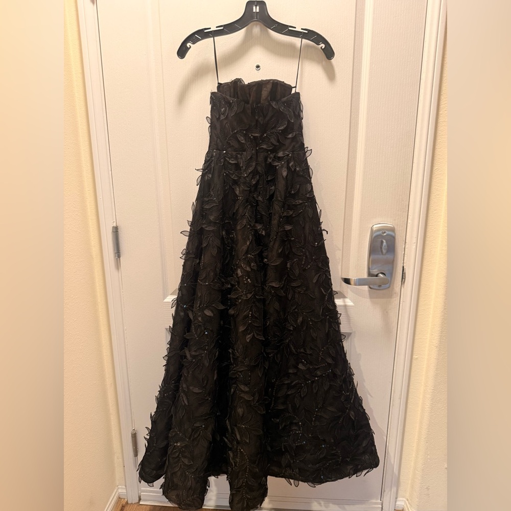 HELSI Celine Sequin 3D Floral Strapless Gown Black Evening Gown Size XS Preloved - Picture 6 of 7
